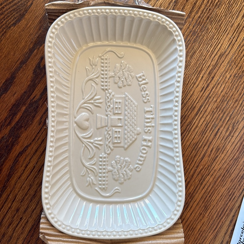 NIB Porcelain Bread Tray with Silver Serving Rack - Picture 2 of 7